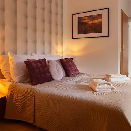 APARTAMENTY VILLA PIGMALION - sauna, jacuzzi, parking, ogród-2